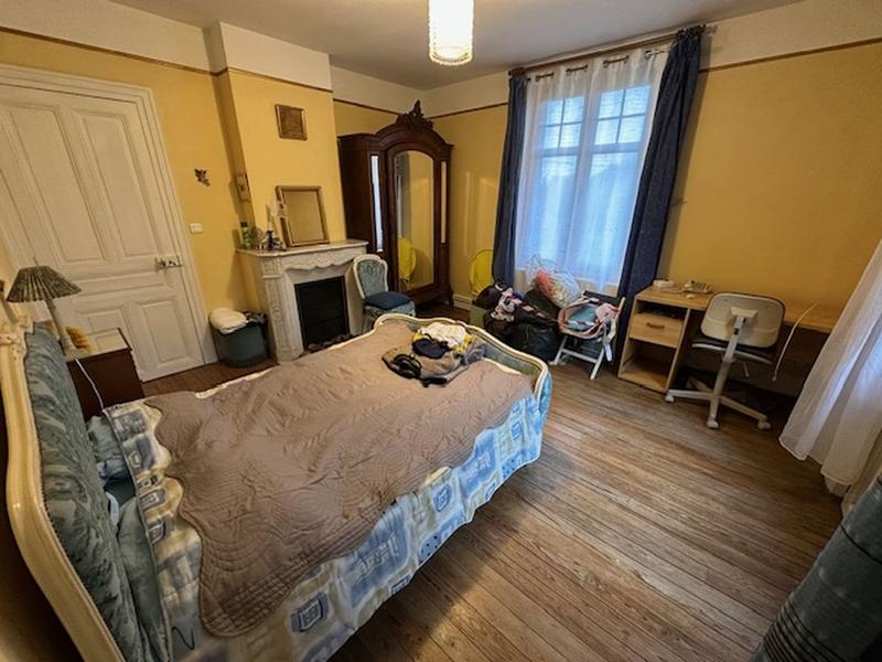 Demeure - 190 m² - 8 pièces