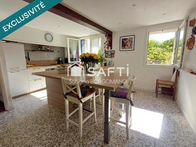 Maison - 220 m² - 7 pièces