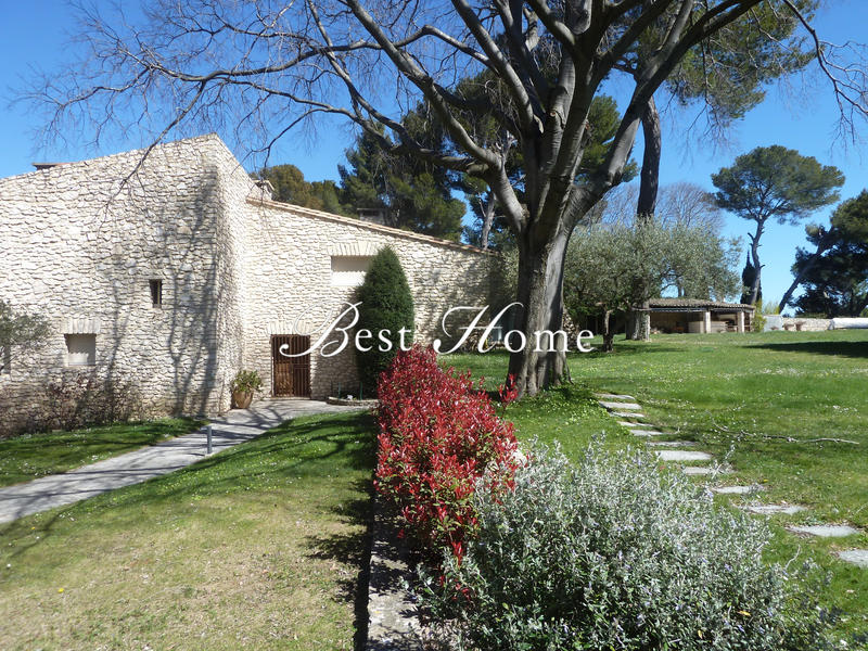 Propriété - 380 m² - 7 pièces