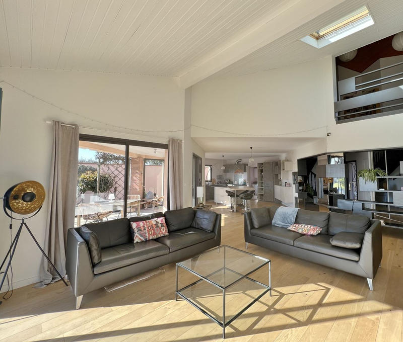 Villa - 216 m² - 7 pièces