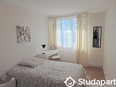 Chambre - 13 m² - 1 pièce