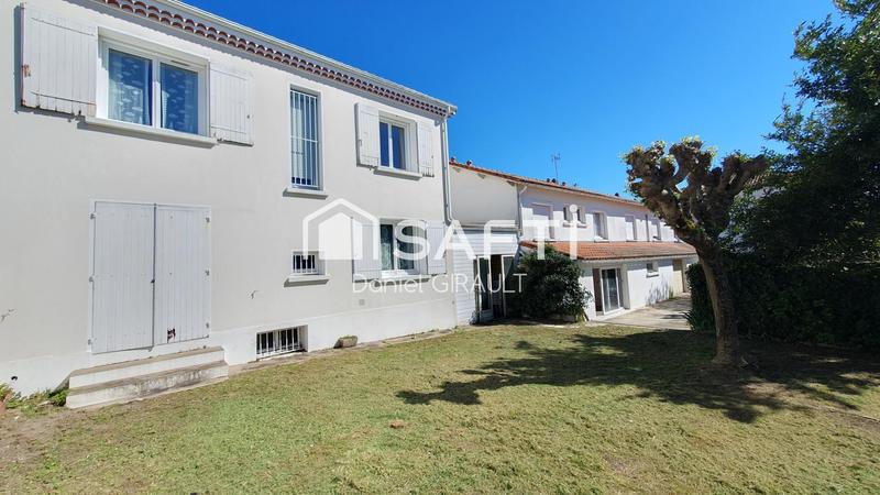 Maison - 300 m² - 10 pièces