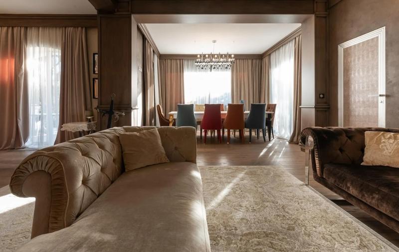 Villa - 225 m² - 6 pièces