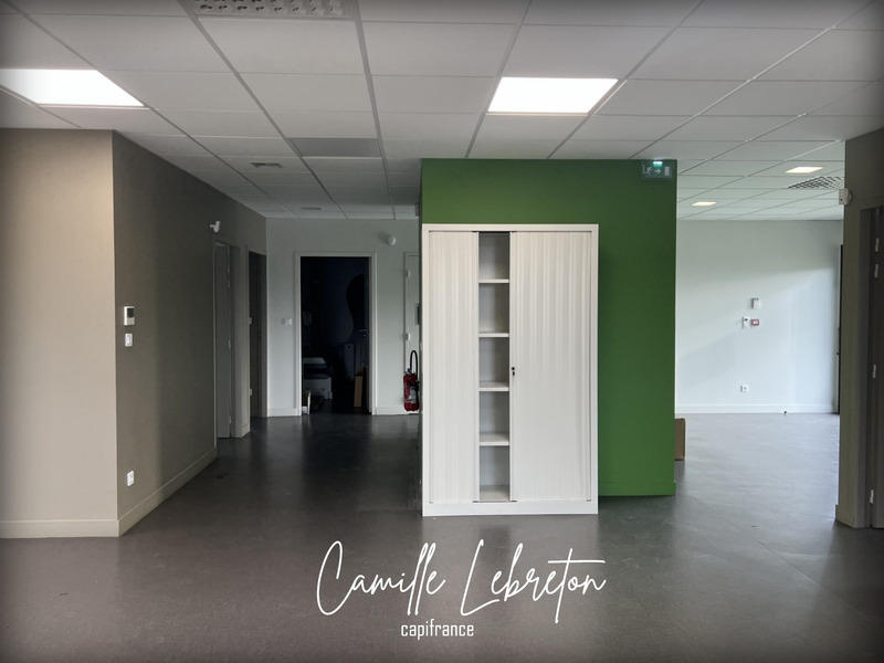 Bureau - 135 m² - 5 pièces