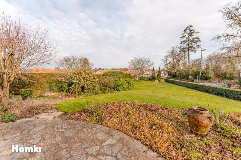 Maison - 218 m² - 7 pièces