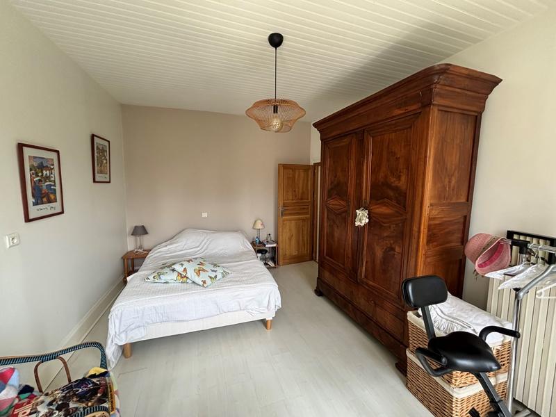 Maison - 219 m² - 9 pièces