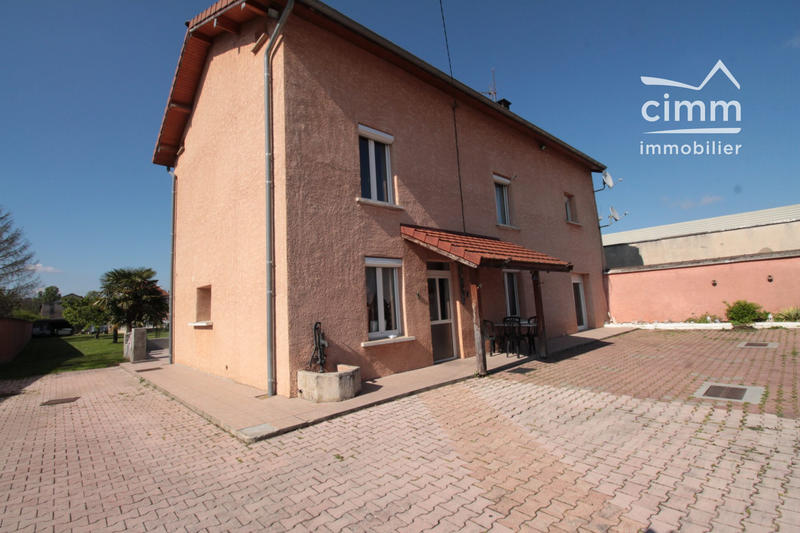 Maison - 209 m² - 8 pièces