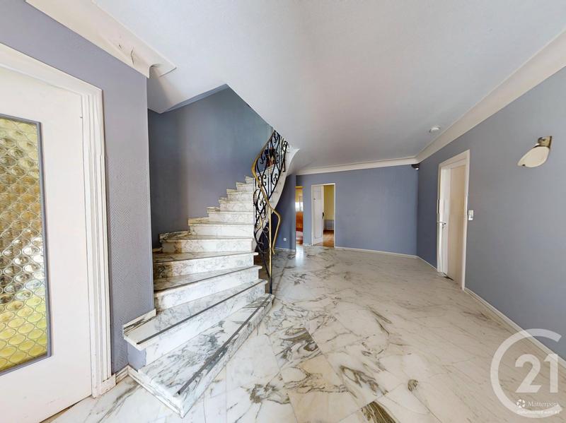 Maison - 166 m² - 7 pièces