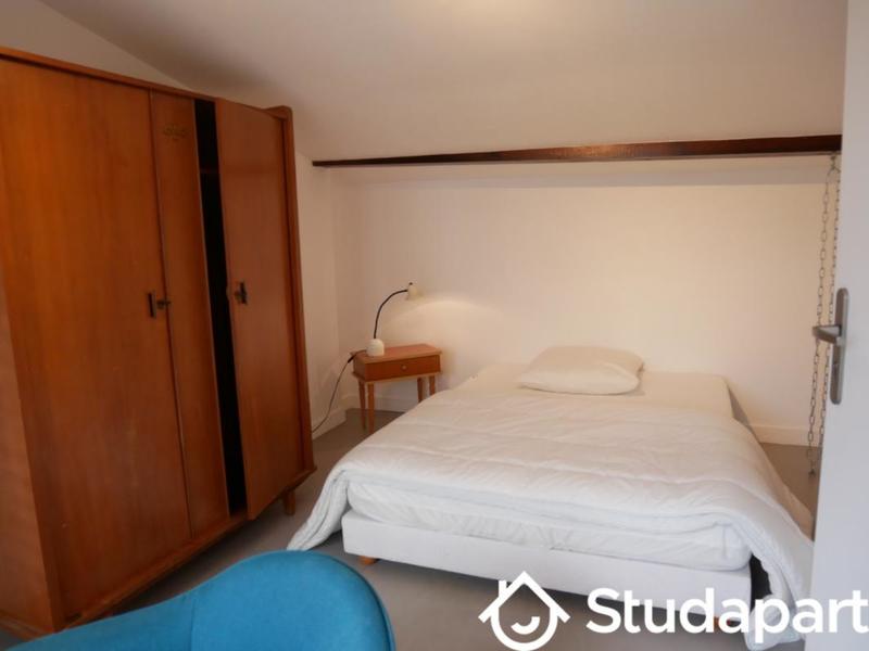 Chambre - 11 m² - 1 pièce