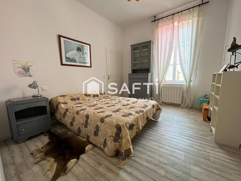 Maison - 111 m² - 10 pièces