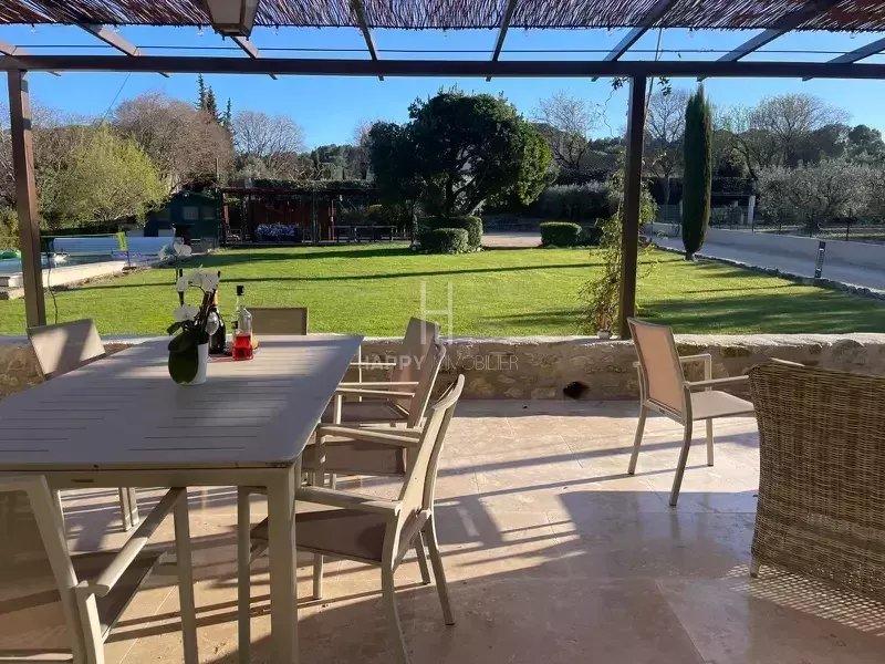 Maison - 200 m² - 6 pièces