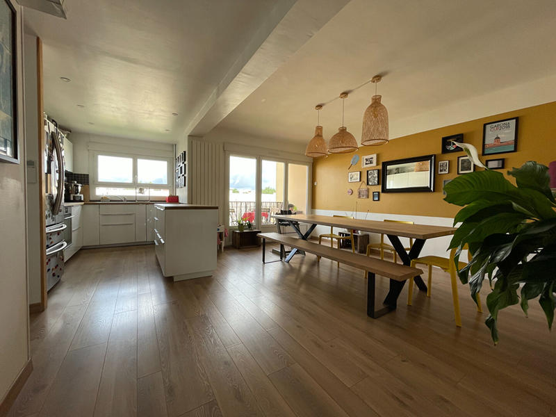 Appartement - 100 m² - 4 pièces