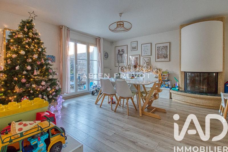 Maison - 95 m² - 5 pièces