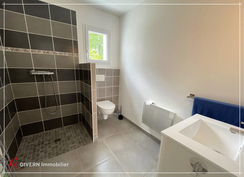 Maison - 99 m² - 5 pièces