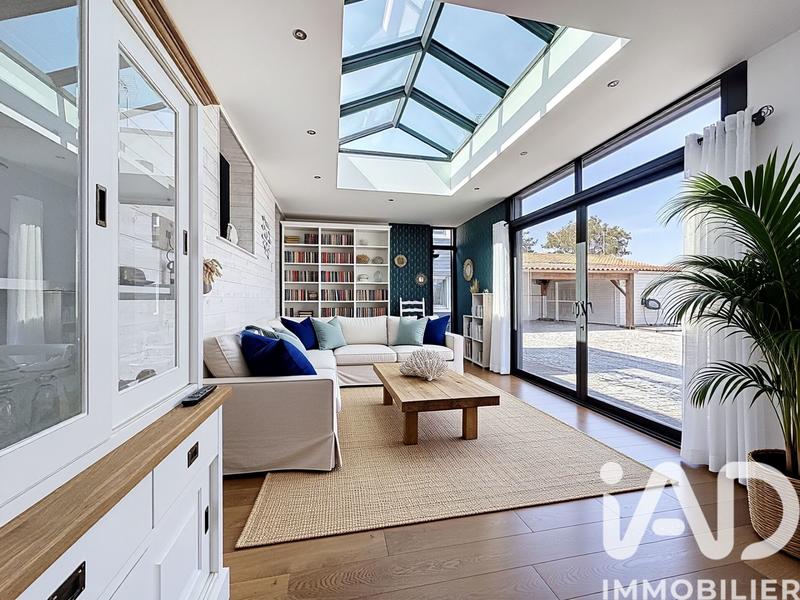 Maison - 185 m² - 8 pièces