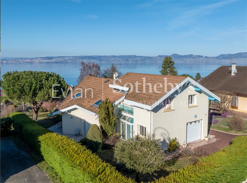 Maison - 275 m² - 8 pièces