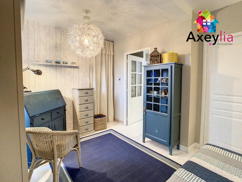 Maison - 258 m² - 12 pièces