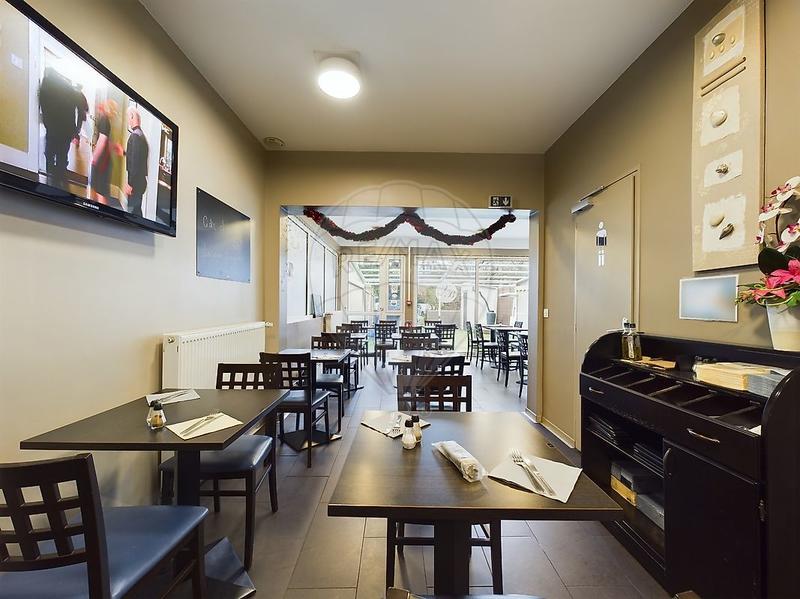 Hôtellerie / Restauration - 76 m² - 5 pièces