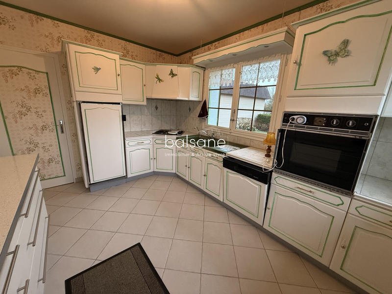 Maison - 250 m² - 8 pièces