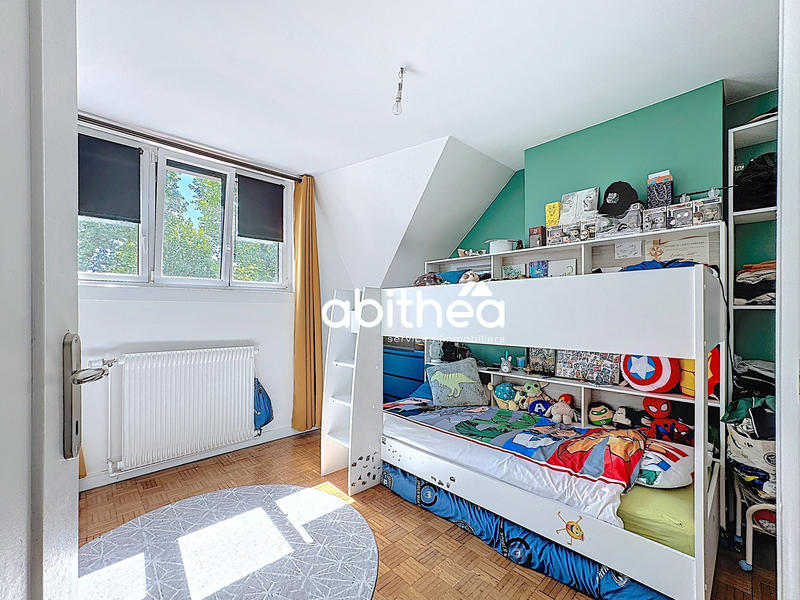 Maison - 220 m² - 9 pièces