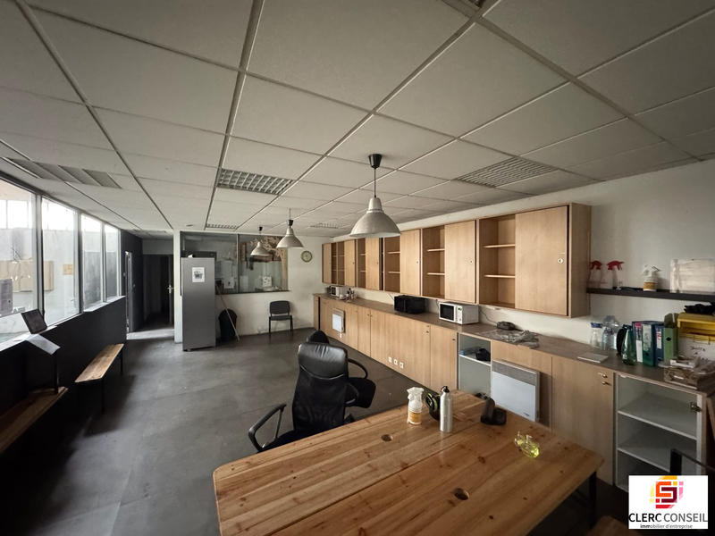Local d'activités - 1 700 m²