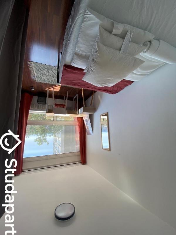 Chambre - 9 m² - 1 pièce