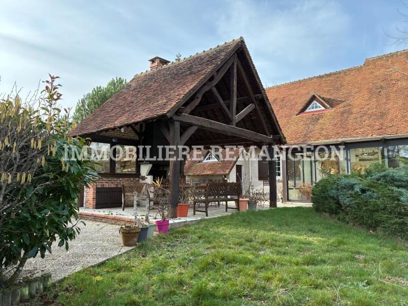 Demeure - 163 m² - 6 pièces