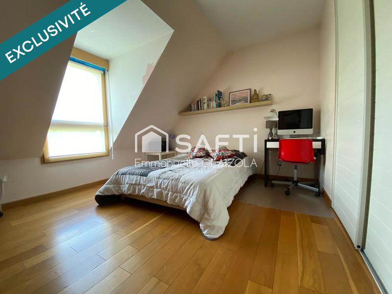 Maison - 172 m² - 9 pièces