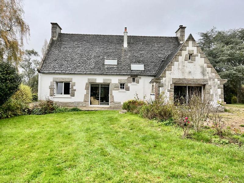 Maison - 196 m² - 11 pièces