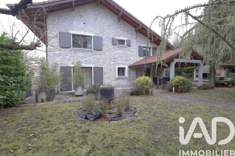 Maison - 258 m² - 7 pièces