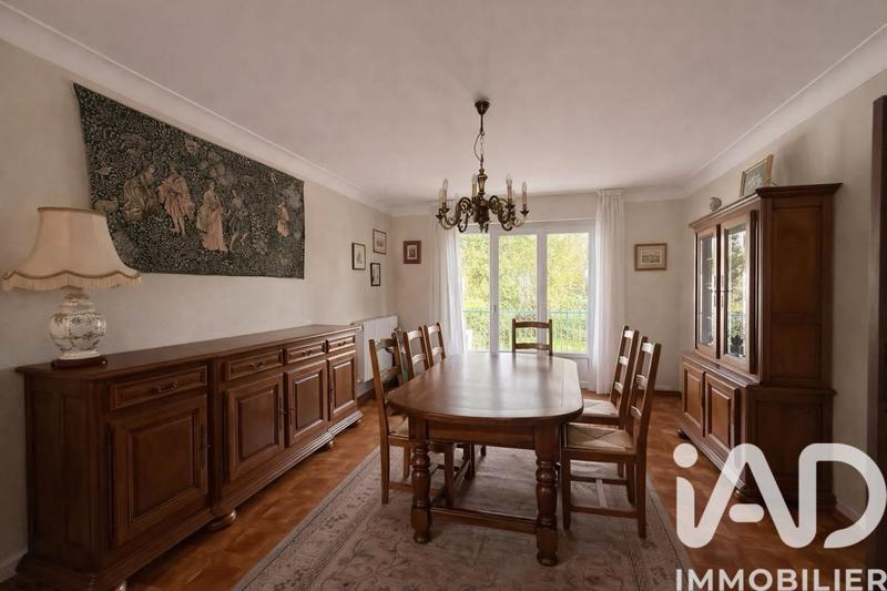Maison - 181 m² - 7 pièces