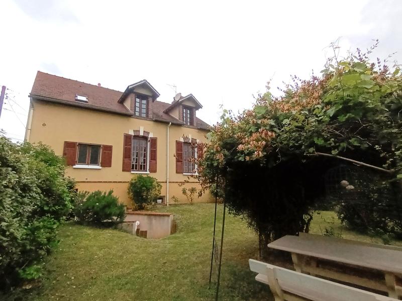Maison - 137 m² - 6 pièces