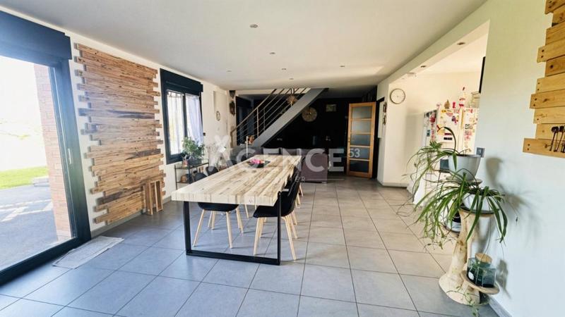 Maison - 252 m² - 5 pièces
