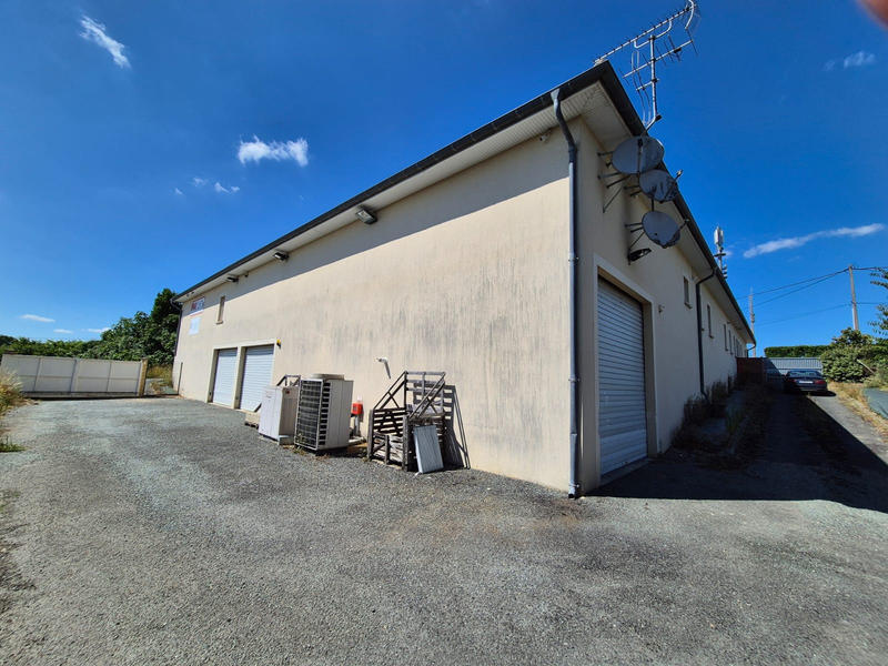 Parking / Garage - 1 065 m²