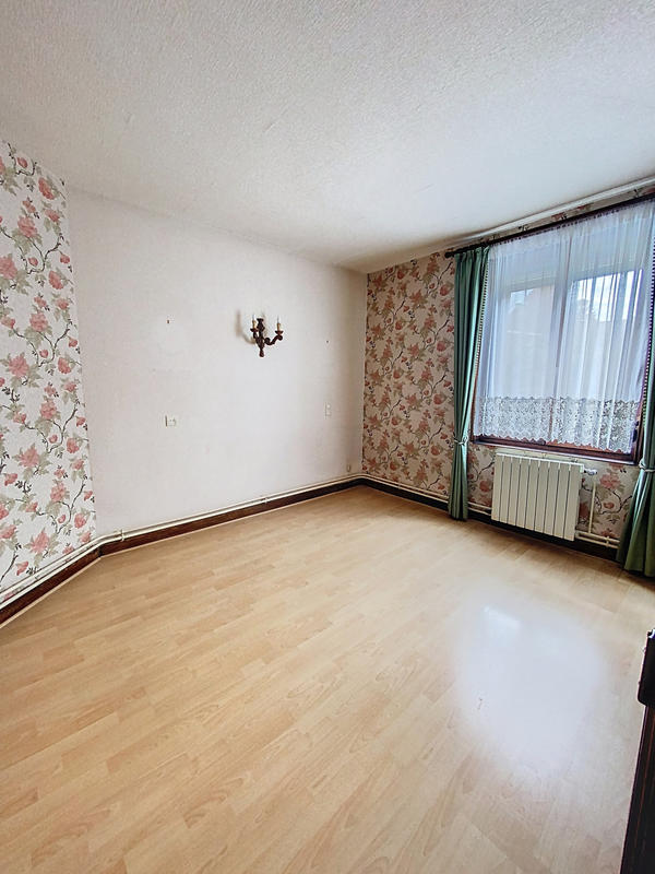 Maison - 93 m² - 6 pièces