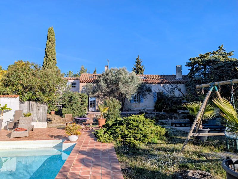 Propriété - 252 m² - 12 pièces