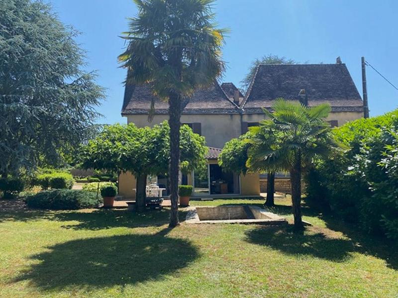 Propriété - 245 m² - 10 pièces