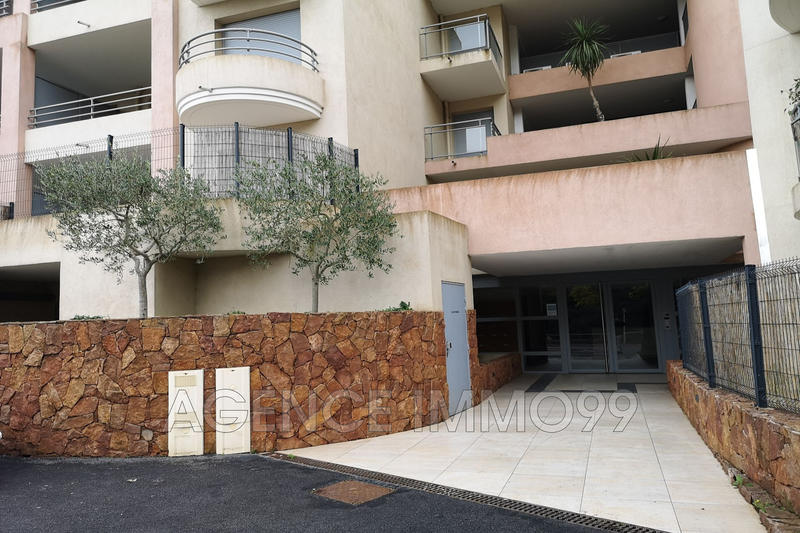 Parking / Garage - 13 m²