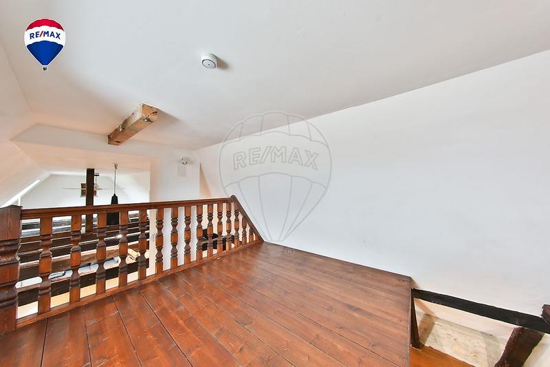 Maison - 243 m² - 7 pièces