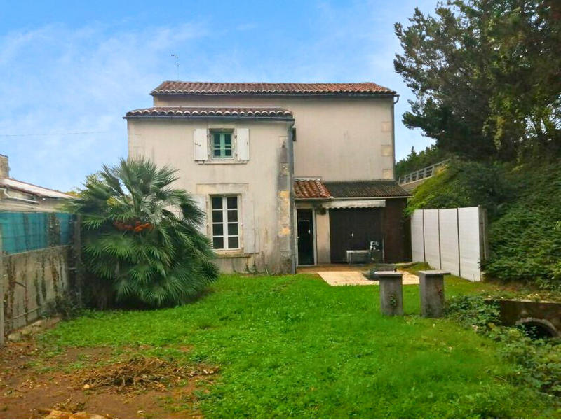 Maison - 10 m² - 4 pièces