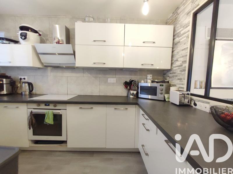 Maison - 90 m² - 5 pièces