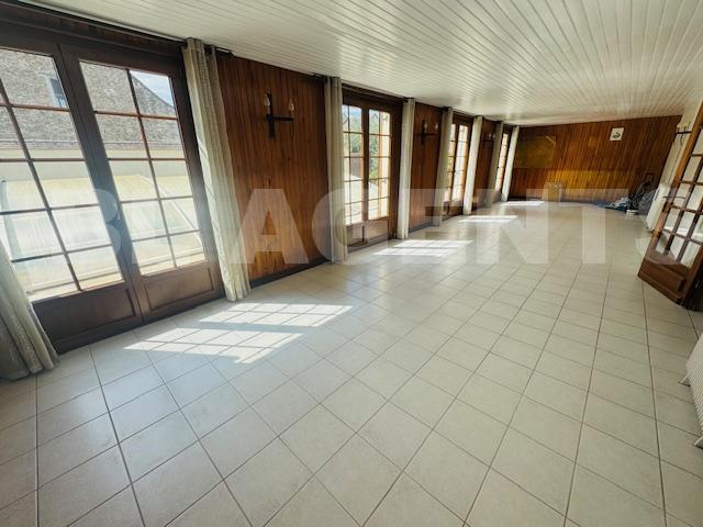 Maison traditionnelle - 180 m² - 6 pièces