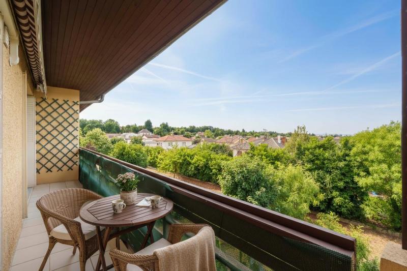 Maison - 80 m² - 4 pièces