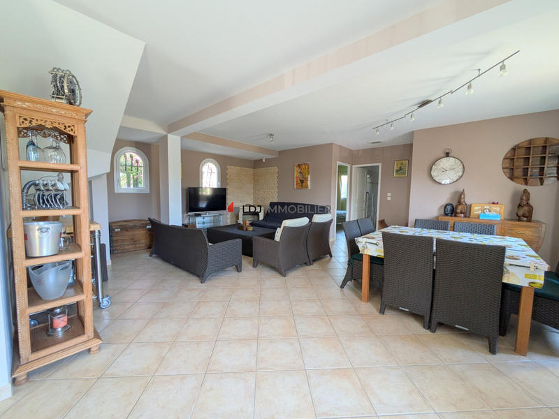 Maison - 120 m² - 6 pièces