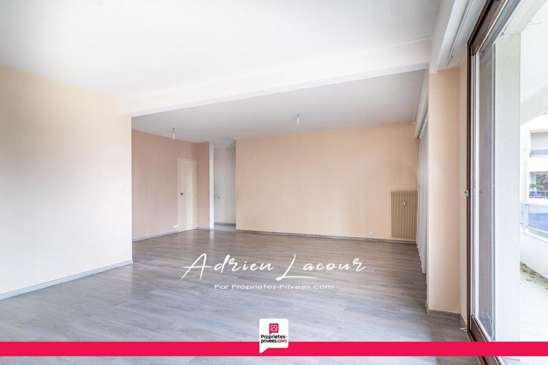 Appartement - 92 m² - 5 pièces