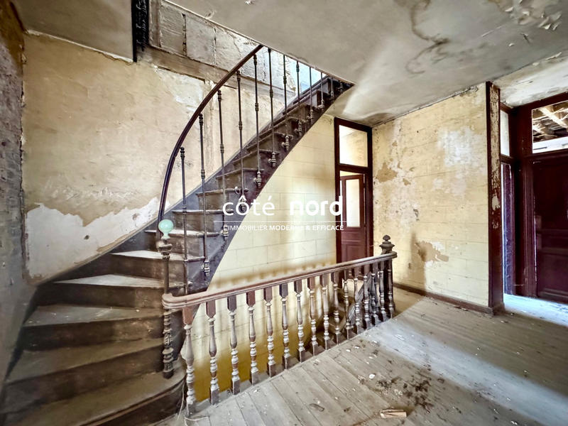 Maison - 288 m² - 8 pièces