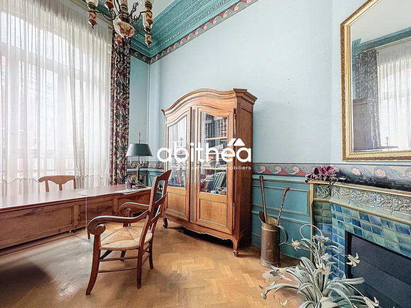 Maison - 257 m² - 9 pièces