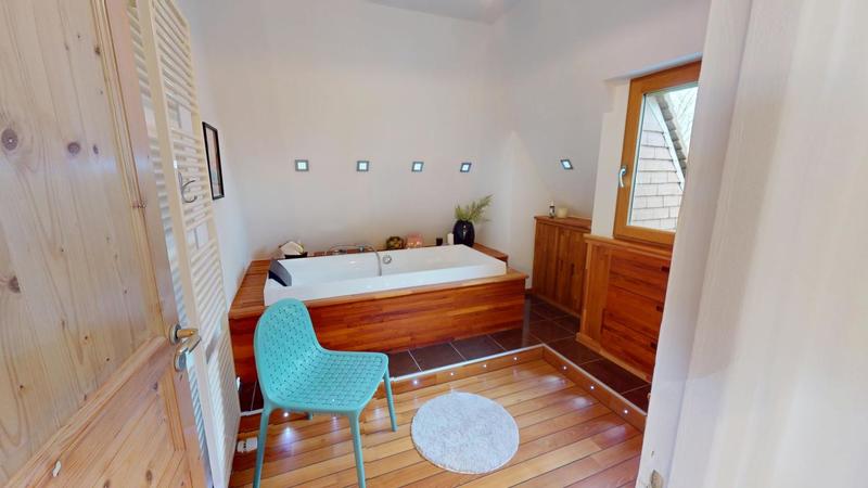 Maison traditionnelle - 276 m² - 8 pièces