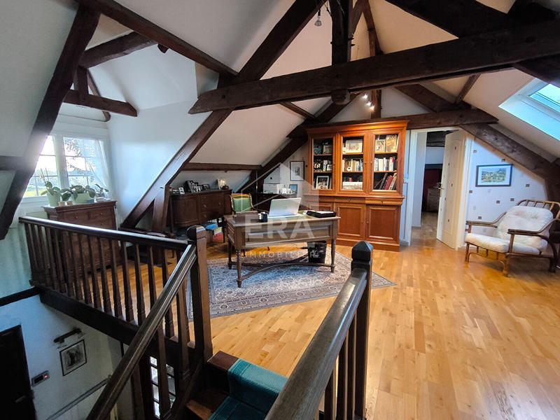 Maison - 269 m² - 12 pièces