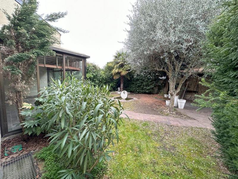 Maison d'architecte - 218 m² - 5 pièces